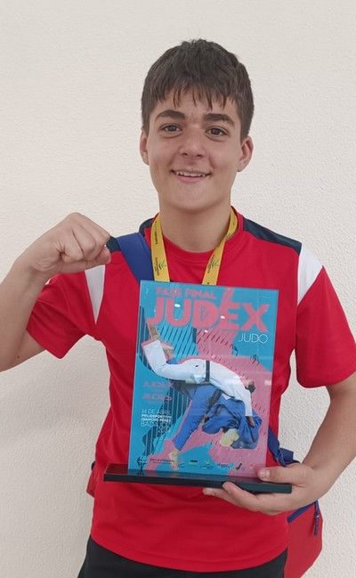 25 adrianpiñero 01